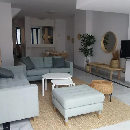 House Duplex 44 *